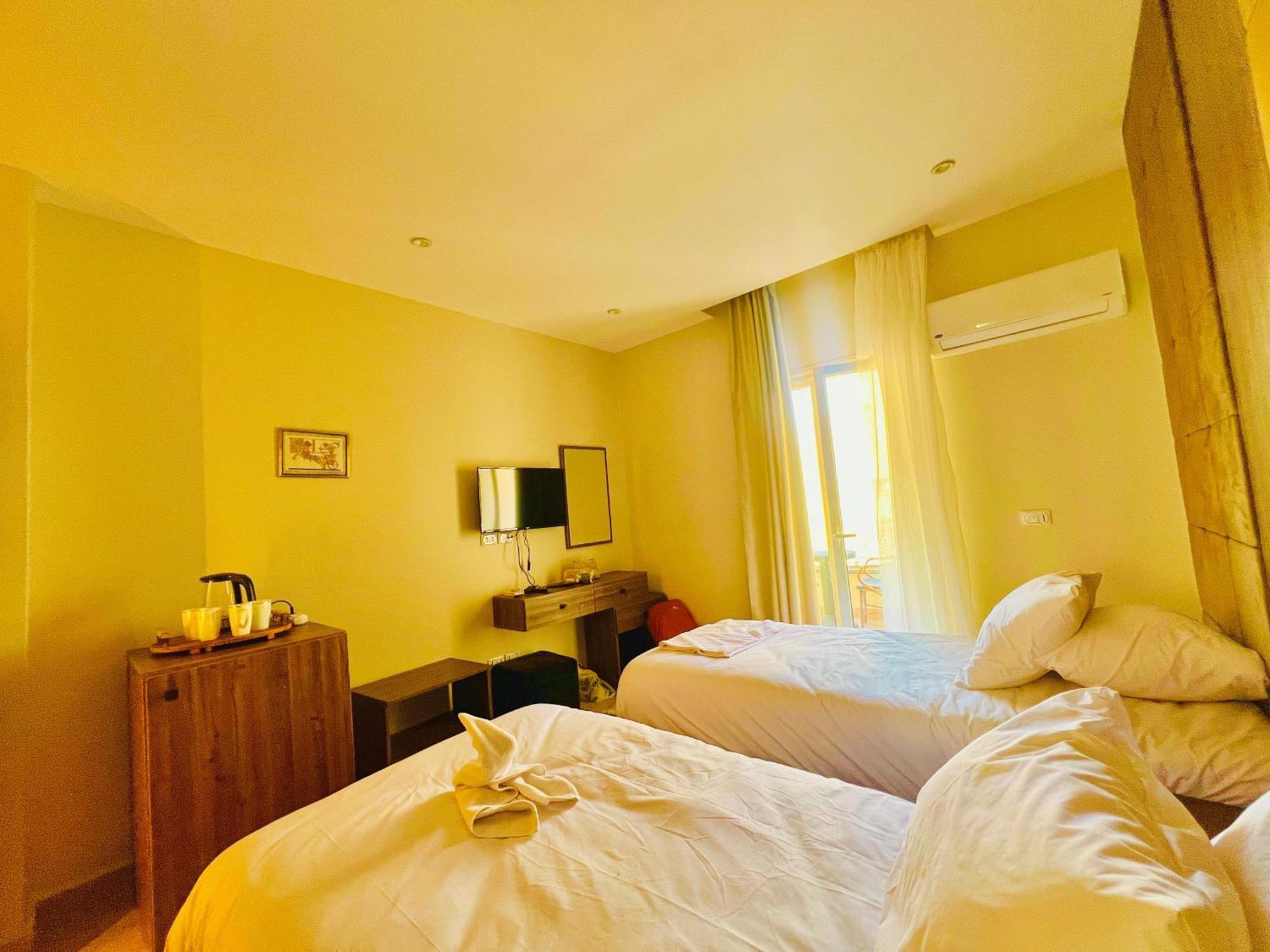 Hotel Oro Pyramids View
