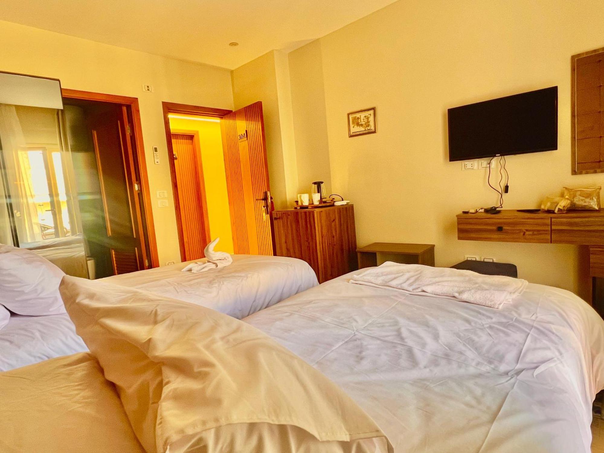 Oro Pyramids View Hotel Cairo